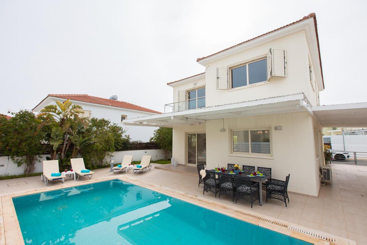 Pernera 588 Villa Paralimni